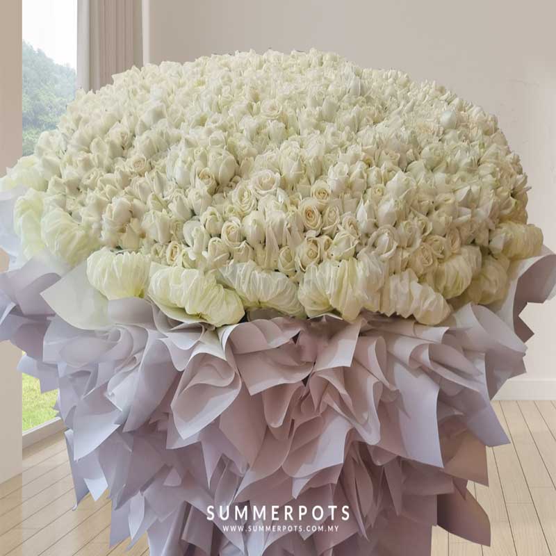 999 White Roses Bouquet 541